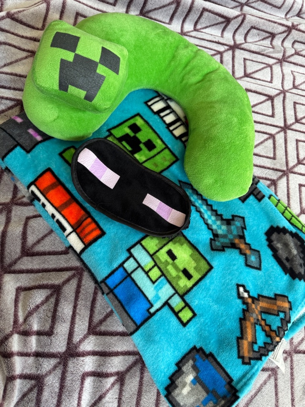 Minecraft 3 Piece Set- Travel Neck Pillow, Blanket & Enderman Sleeping Eye Mask